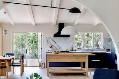 Home design - traditional home design idea in Los Angeles