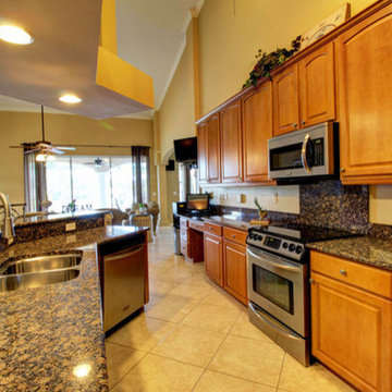2807 SW 40th Street: Occupied Home Staging/redesign