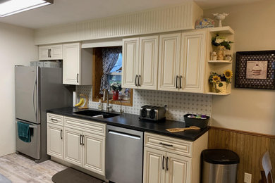 Example of a classic home design design in Los Angeles
