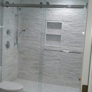 Bagni Moderni Con Mosaico.Stanza Da Bagno Moderna Con Piastrelle A Mosaico Foto Idee Arredamento Luglio 2020 Houzz It