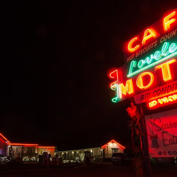 Lighting Nashville's famed Loveless Cafe in honor of the season!