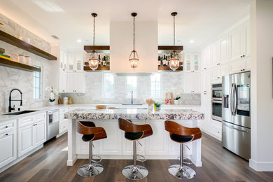 Inspiration for a transitional kitchen in Los Angeles.