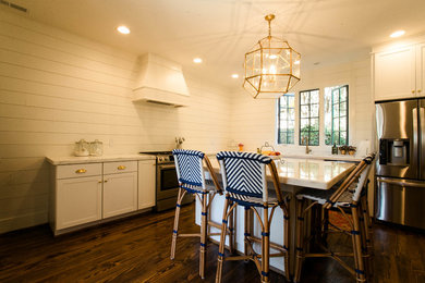 Inspiration for a modern kitchen remodel in Birmingham