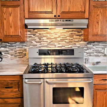 North Liberty, IN. Haas Signature Collection. Country Style Oak Kitchen