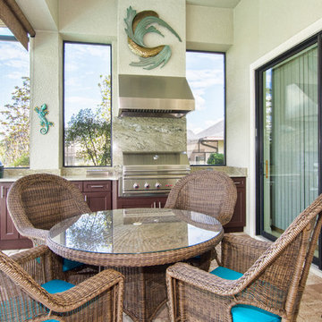 Traditional Style Summer Kitchen and Dining Area