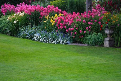 Inspiration for a landscaping in Other.
