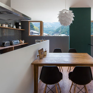 京都の小さい北欧風 LDKの画像 (白い壁、無垢フローリング)