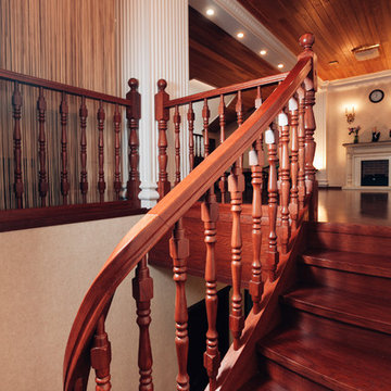 Деревянная лестница в тайнхаусе на ул. Агакова г. Чебоксары