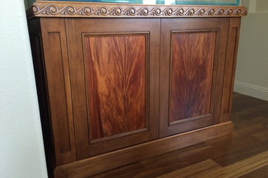 Mid-sized transitional home bar photo in San Francisco