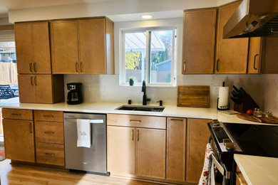 Kitchen - transitional kitchen idea in Seattle