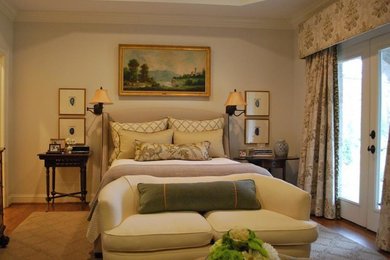 This is an example of a traditional bedroom in Birmingham.