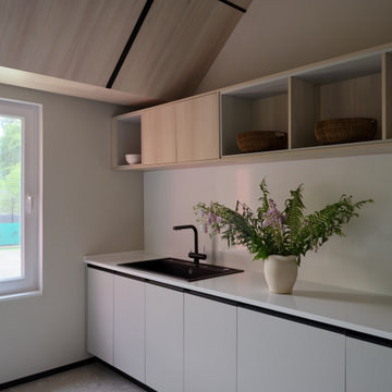 Contemporary Tennis Court Clubhouse