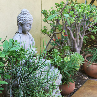 Photo of an asian patio in Los Angeles.