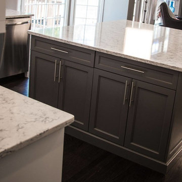 Kitchen Cabinets/Island