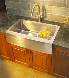 Flush-mount apron/farmers sink