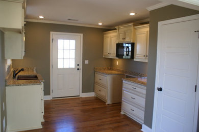 Elegant kitchen photo in Atlanta