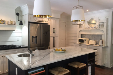Inspiration for a large timeless kitchen remodel in Toronto