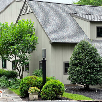 Modern Farmhouse - Intellectual Gray NuCedar Shiplap Siding