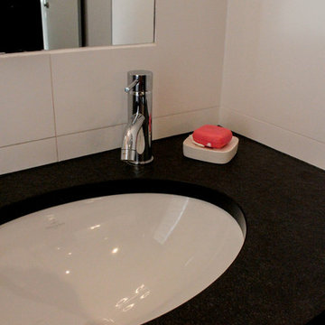 Petite salle de bain spacieuse