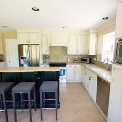 Elegant Kitchen - Kitchen Cabinetry