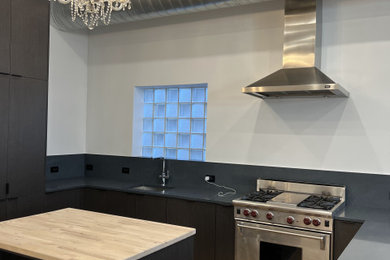 Example of a kitchen design in New York