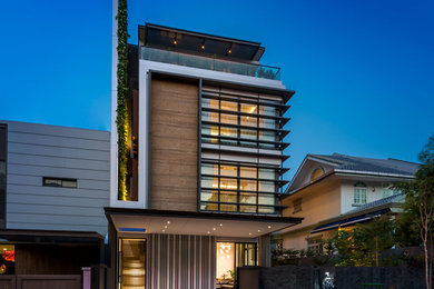 Inspiration for a mid-sized contemporary exterior in Singapore.