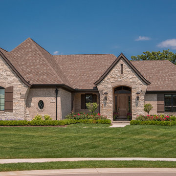 Oakland Township, Custom Ranch