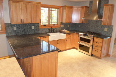 Kitchen - craftsman kitchen idea in Boston