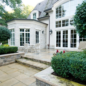 Traditional Outdoor Living