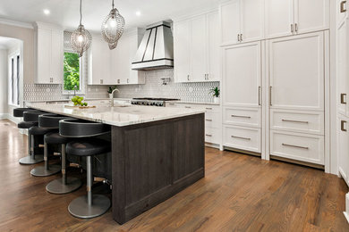Kitchen - transitional kitchen idea in Atlanta