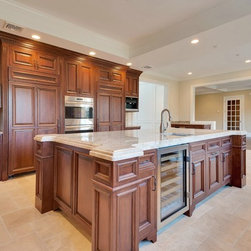 Traditional Kitchen Cabinets - Kitchen Cabinetry