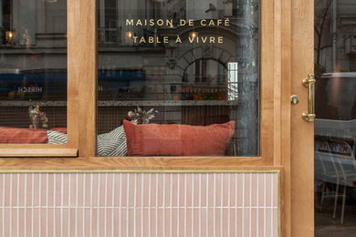 Réalisation d'une façade de maison style shabby chic.