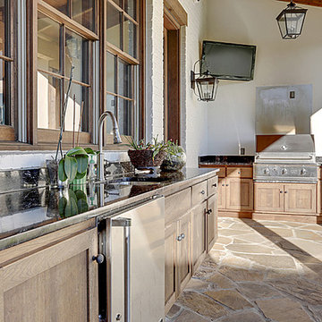 Modern Farmhouse - Outdoor living