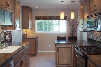 Kitchen - kitchen idea in San Diego