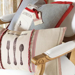 Custom Pillows Made-in-the-USA, zipper closure - Decorative Pillows