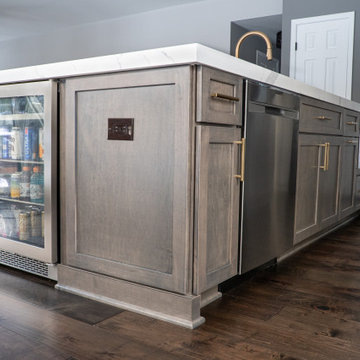 Huge Island- Bel Air Kitchen