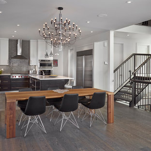 エドモントンのコンテンポラリースタイルのLDKの画像