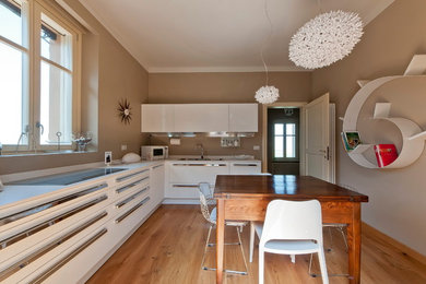 Ispirazione per una cucina design