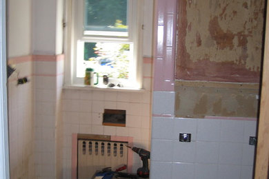 Example of a small arts and crafts bathroom design in New York