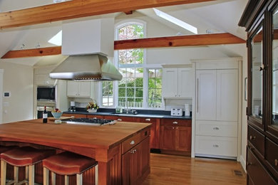 This is an example of a traditional kitchen in Boston.