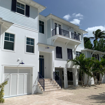 Florida Keys Home Features Vintage-Inspired Gooseneck Lights