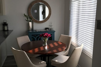 Example of a dining room design in Toronto