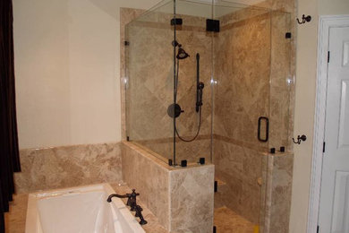 Example of a bathroom design in Los Angeles