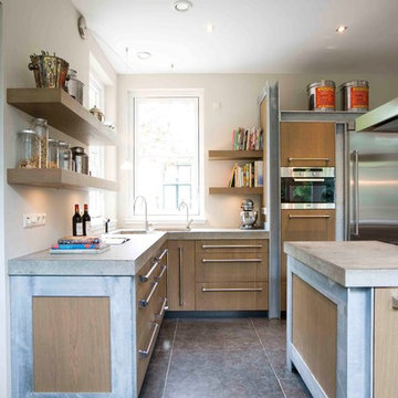 DUTCH kitchens: TRADITIONAL style