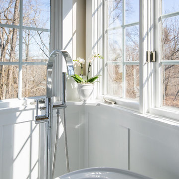 Grid Glass Arabascato Marble Bathroom
