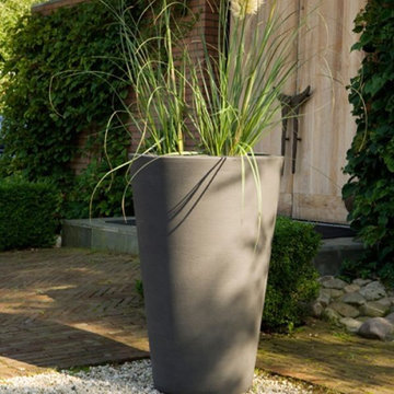 Liscio Indoor-Outdoor Planter