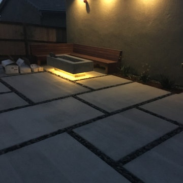 Contemporary Mexican Beach Pebble Patio
