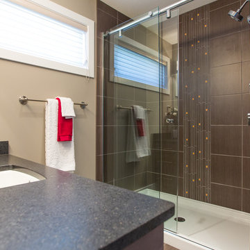 1543 sq/ft Modified Bi-level, 3 bedrooms, 2 ½ baths