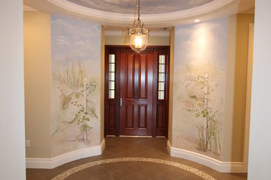 Entryway - traditional entryway idea in Miami