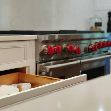 CLASSIC ALABASTER & WALNUT
